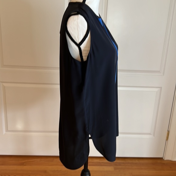 Vince 2 tone navy/blue sleeveless pure silk blouse. Excellent condition - Picture 3 of 7